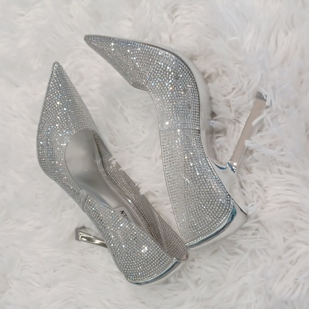 Steve Madden Martina-R Rhinestone Embellished Stiletto Pumps Silver SZ 7 NEW - Picture 3 of 11